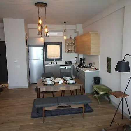 Havuzlu Sitede Manzarali Daire Apartment *